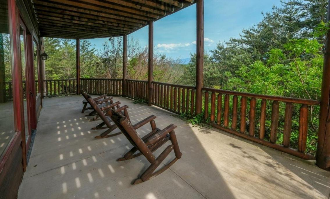 Smoky Vista Lodge Севьервилл Экстерьер фото